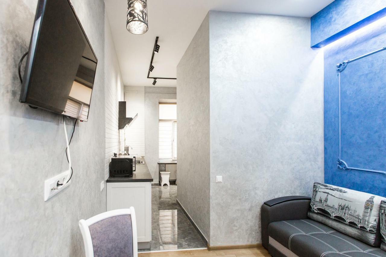Дизайнерська Віп Квартира По Вулиці Куліша 14 Lviv Ngoại thất bức ảnh