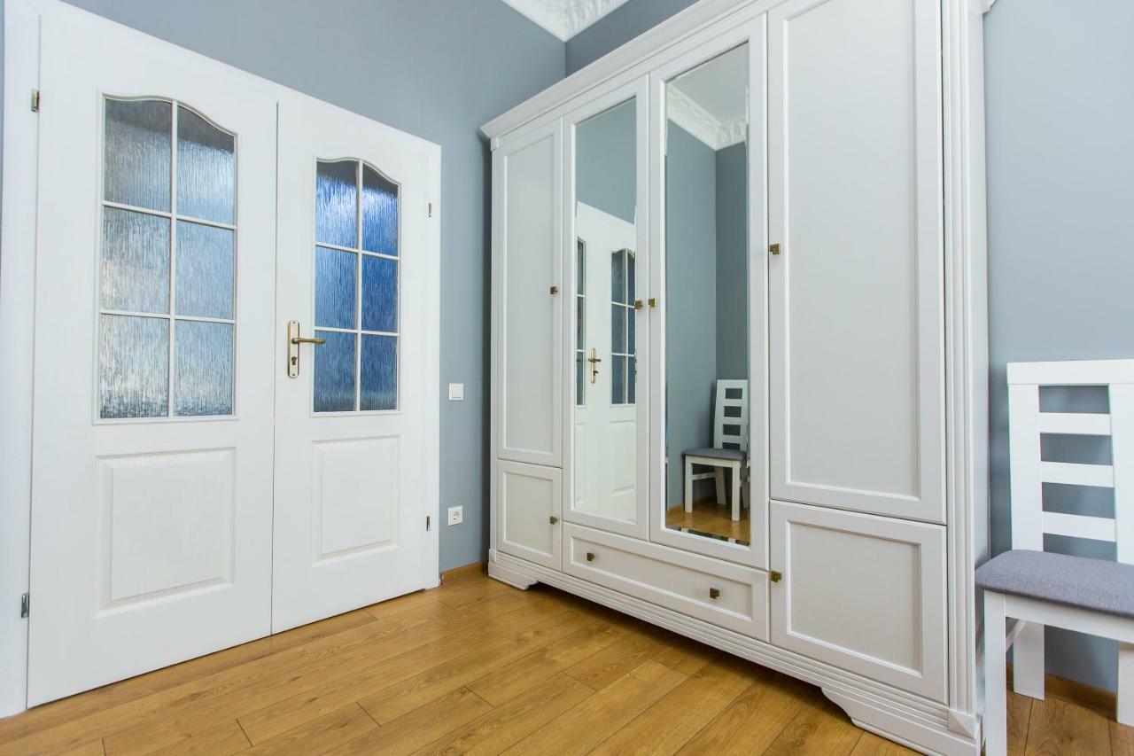 Дизайнерська Віп Квартира По Вулиці Куліша 14 Lviv Ngoại thất bức ảnh