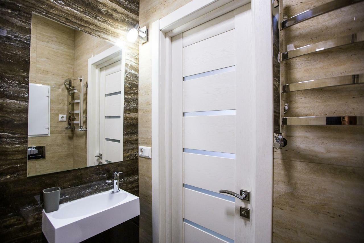 Дизайнерська Віп Квартира По Вулиці Куліша 14 Lviv Ngoại thất bức ảnh