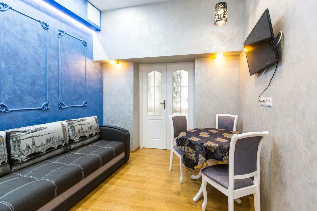 Дизайнерська Віп Квартира По Вулиці Куліша 14 Lviv Ngoại thất bức ảnh